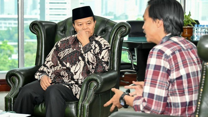 Wakil Ketua MPR RI Hidayat Nur Wahid (HNW) Wakil Ketua MPR RI Hidayat Nur Wahid (HNW)