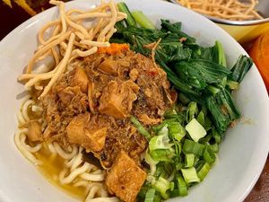 5 Mie Ayam Paling Enak di Tebet, Ada yang Terkenal Sejak 1970an! 5 Mie Ayam Paling Enak di Tebet, Ada yang Terkenal Sejak 1970an!