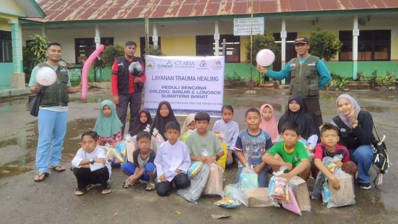 Trauma Healing hingga Sembako dari Sahabat Baik untuk Korban Banjir Sumbar