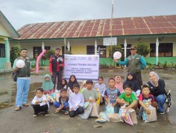 Trauma Healing hingga Sembako dari Sahabat Baik untuk Korban Banjir Sumbar