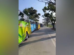 Viral Iring-iringan Bus Study Tour Tabrakan Beruntun di Demak