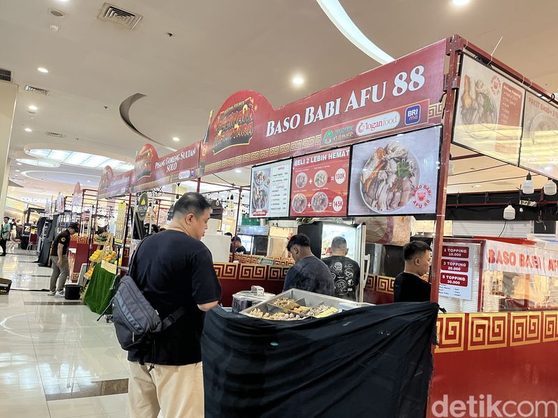 Suasana festuval kuliner nonhalal di Solo Paragon Mal, Kamis (4/7/2024).
