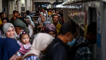 Wow! Sebanyak Ini Nih Jumlah Orang yang Naik Kereta dari Jakarta