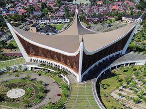 5 Masjid dengan Gaya Arsitektur Unik yang Ada di Indonesia