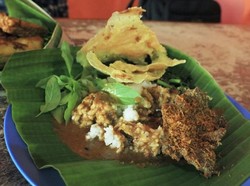Makanan Khas Jatim dengan Bumbu Kacang Lezat