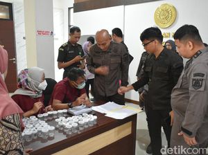 Ratusan Pegawai dan Jaksa Kejari Tanjung Perak di Tes Urine Dadakan