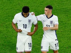 Phil Foden Tepis Isu Nggak Akur Sama Bellingham