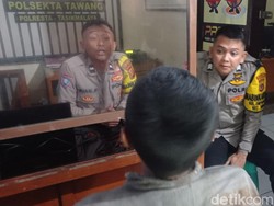 Hidup Tertekan gegara Judi Online, Pria Tasik Tiduran di Rel KA