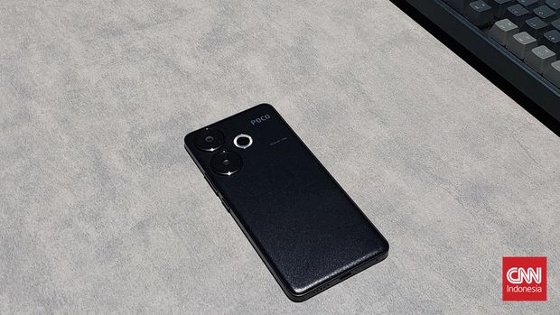 Poco memperkenalkan ponsel entry level terbaru mereka, Poco M6, di Jakarta, Kamis (4/7). Poco M6 dijual dengan harga mulai dari Rp1,9 jutaan.