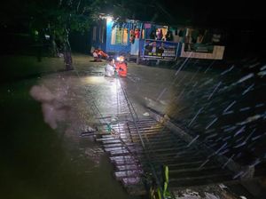Banjir Terjang Sidrap, 22 Warga di Kelurahan Wala Dievakuasi Banjir Terjang Sidrap, 22 Warga di Kelurahan Wala Dievakuasi