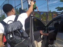 Victor Luis-Latyr Fall Hadir di Stadion Kalegowa, Sapa Fans Cilik PSM Makassar