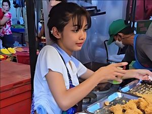 Viral Mirip Lisa BLACKPINK, Penjual Ayam Kini Jadi Model Kosmetik Viral Mirip Lisa BLACKPINK, Penjual Ayam Kini Jadi Model Kosmetik