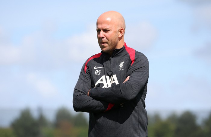 Soccer Football - Liverpool photo opportunity with new manager Arne Slot - AXA Training Centre, Liverpool, Britain - July 5, 2024 New Liverpool manager Arne Slot poses at the training centre Action Images via Reuters/Craig Brough