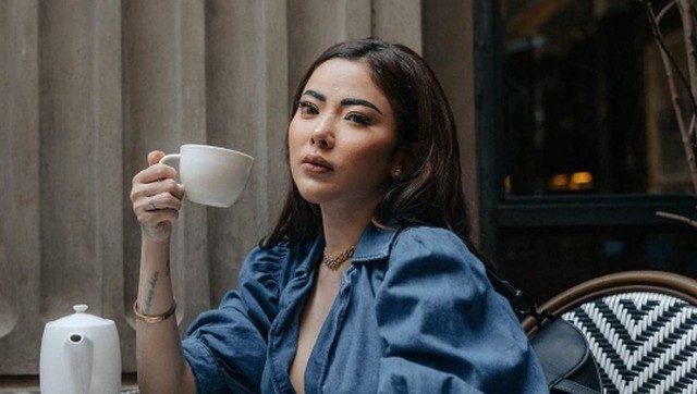 Berita Viral Selebriti dari InsertLive : Komentar Ustaz Derry Sulaiman untuk Ayu Aulia yang Dianggap Permainkan Agama Keluar-Masuk Islam