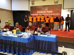 Imigrasi Tangkap 8 WNA Pembuat Uang Dolar AS Palsu di Jaksel