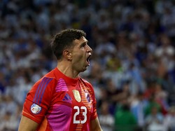 Tawaran MU untuk Emiliano Martinez Ditolak Aston Villa?