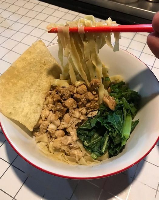 Ini 5 Warung Makan Tenda Kaki Lima yang Viral di Tebet