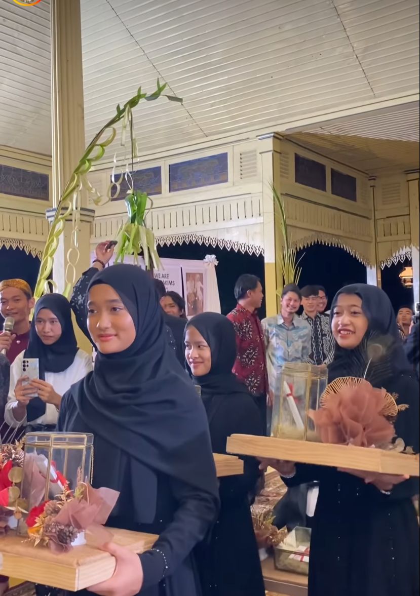 Irfan Hakim dan Della Sabrina