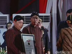 Gelar Wayang Kulit, Polri Raih 2 Rekor MURI