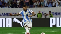 Gonzalo Montiel berhasil mencetak gol untuk membawa Argentina memimpin 3-1. Jordy Caicedo mengubah skor menjadi 2-3 dan Otamendi menjadi penentu kelolosan Argentina untuk mengubah skor 4-2.
