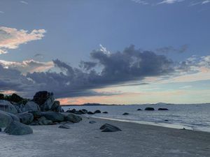 Pantai Matras Sungailiat: Lokasi, Jam Buka, Tiket Masuk dan Daya Tarik