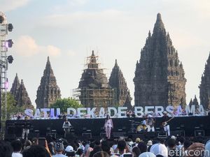 Kolaborasi Lintas Generasi Jikustik-Fanny Soegi Hangatkan Prambanan Jazz 2024 Kolaborasi Lintas Generasi Jikustik-Fanny Soegi Hangatkan Prambanan Jazz 2024