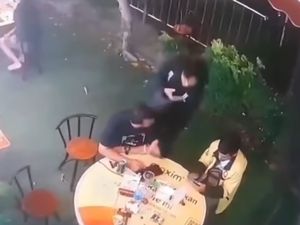 Momen Apes Pria di Nias Diciduk Polisi saat Asyik Main Judi Online