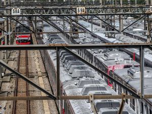 Curi Rel Kereta di Karawang, 3 Warga Bandung Barat Ditangkap