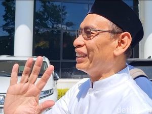 Dekan FK Tolak Kebijakan Dokter Asing Dicopot, Rektor Unair: Berdoa Dulu Dekan FK Tolak Kebijakan Dokter Asing Dicopot, Rektor Unair: Berdoa Dulu