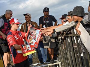 Rider MXGP-MX2 Sapa Penggemar Jelang Adu Cepat Rider MXGP-MX2 Sapa Penggemar Jelang Adu Cepat