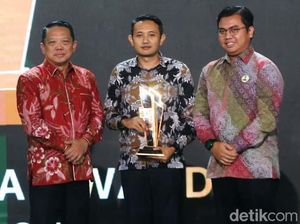 Saepul Uyun Sujati Terima Penghargaan Jaksa Inovatif Adhyaksa Awards 2024 Saepul Uyun Sujati Terima Penghargaan Jaksa Inovatif Adhyaksa Awards 2024