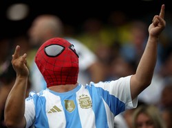 Spidermen memberikan dukungan kepada Lionel Messi dkk.  