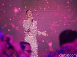 Yuni Shara Hibur Tamu Adhyaksa Awards 2024