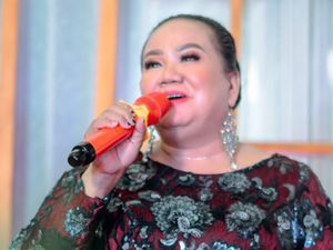 Pedangdut Aty Kodong Dipolisikan Terkait Penipuan di Polda Sulsel