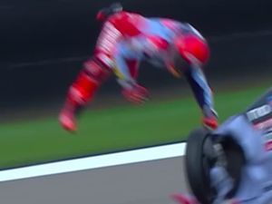 Insiden Horor Marquez di Sesi Latihan di MotoGP Jerman, sampai Terlempar dari Motor Insiden Horor Marquez di Sesi Latihan di MotoGP Jerman, sampai Terlempar dari Motor