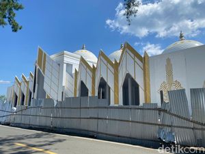 Proyek Masjid Rahmatan Lil Alamin Selayar Sudah 70%, Diresmikan November 2024 Proyek Masjid Rahmatan Lil Alamin Selayar Sudah 70%, Diresmikan November 2024