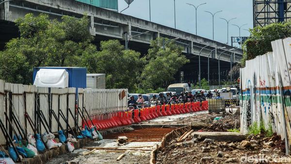 Proyek SPAM di Kalimalang Makan Satu Lajur Jalan