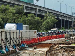 Proyek SPAM di Kalimalang Makan Satu Lajur Jalan Proyek SPAM di Kalimalang Makan Satu Lajur Jalan