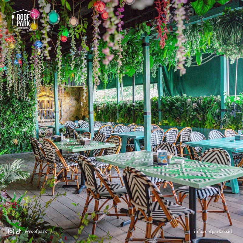 Roofpark Cafe & Restaurant