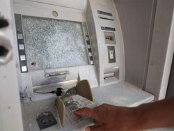 Krisis Uang Tunai Dialami Warga Gaza: Ada Uang di Bank, Tak Bisa Beli Roti