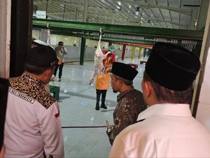 Momen Menko PMK Tinjau Pengelolaan Daging Dam Jemaah Haji RI