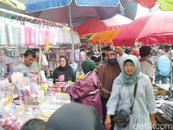 Cerita Warga Tangerang Beli Perlengkapan Sekolah di Asemka: Lebih Murah