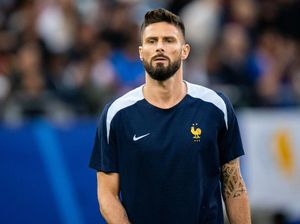 Olivier Giroud Kemalingan, Alami Kerugian Rp 8 Miliar Olivier Giroud Kemalingan, Alami Kerugian Rp 8 Miliar