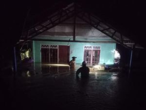 Banjir Terjang 19 Desa di Bolsel, Listrik Padam-Jaringan Komunikasi Putus