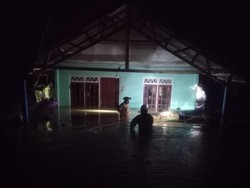 Banjir Terjang 19 Desa di Bolsel, Listrik Padam-Jaringan Komunikasi Putus