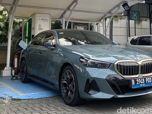 Sekali Ngecas, Mobil Listrik BMW i5 Bisa Gaspol dari Jakarta ke Semarang Sekali Ngecas, Mobil Listrik BMW i5 Bisa Gaspol dari Jakarta ke Semarang