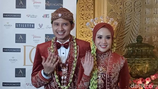 Selamat! Chand Kelvin Resmi Menikah dengan Dea Sahirah