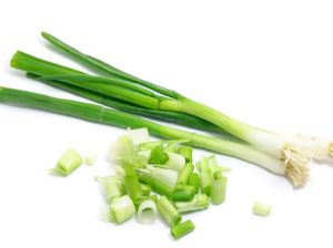 Hati-Hati! 3 Kesalahan Ini Bikin Daun Bawang Cepat Busuk