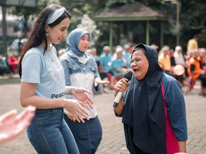 Miss Indonesia Banten 2022 Diva Andzani Banjir Air Mata Dengar Curhatan Lansia Miss Indonesia Banten 2022 Diva Andzani Banjir Air Mata Dengar Curhatan Lansia