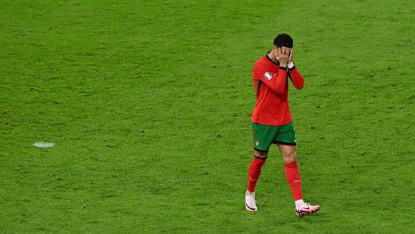 Ekspresi Ronaldo Saat Kalah dari Prancis di Euro 2024